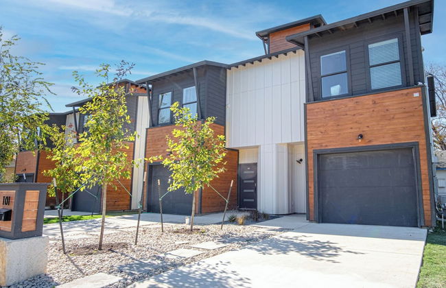 Spectacular 3 BR Plus 2 and a Half BA Apt Near Downtown - Foto 16