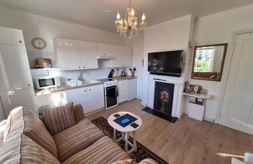 The Studio Apartment - Photo 21