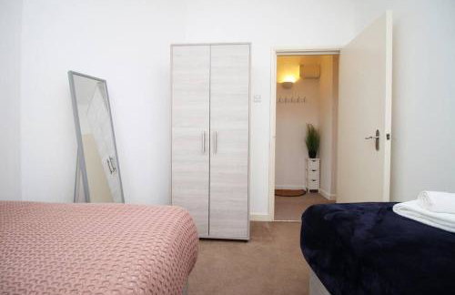 2 Bedroom City Apartment - 20mins Walk to Cabot Circus, With Free Wi-Fi & Off-Peak Parking Included - Foto 18