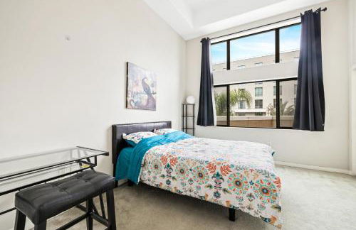 Ultimate LA Vacation 2BR w Pool Above Shops - Foto 10