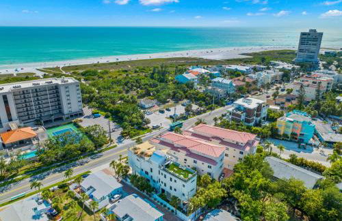 Elevated Perspective - Foto 108