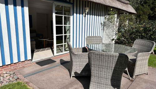 Sky & Sand Homes Storchennest I Cozy Wohnung fuer 4 Gäste mit Terrasse und Parkgarten im Reetdachanwesen in SPO - Foto 3