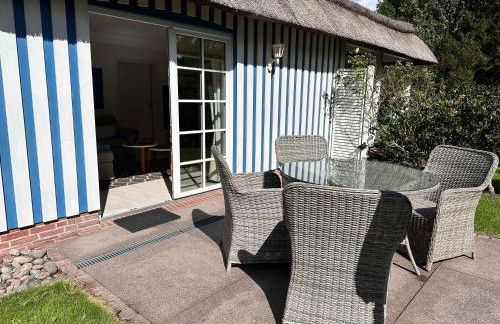 Sky & Sand Homes Storchennest I Cozy Wohnung fuer 4 Gäste mit Terrasse und Parkgarten im Reetdachanwesen in SPO - Photo 3