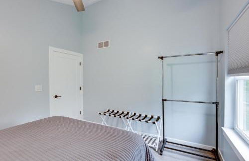 Pet Friendly Higgins Lake Home Firepit and Yard - Foto 19