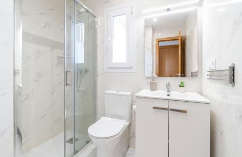 Penthouse - Sea Views & 5min to Beach - Fast WiFi - AC - Foto 29