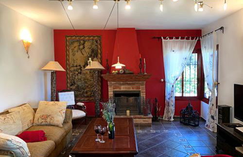 VILLA NABRISA MARBELLA, 5 BEDROOM, PRIVATE POOL, GARDEN, BBQ - Foto 19