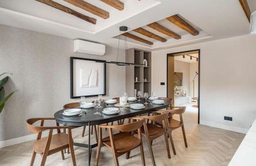 Location, Luxury & Style Best 5Bed in Madrid - Photo 8