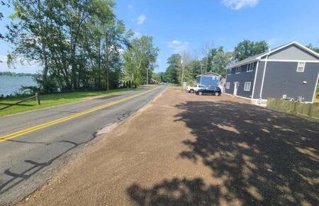 Stunning Lake Home w arcade and huge deck - Foto 50