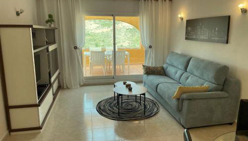 Tranquility, sun, breathtaking views & 7 minutes drive to sea - Foto 2