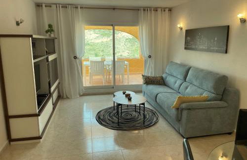 Tranquility, sun, breathtaking views & 7 minutes drive to sea - Foto 2