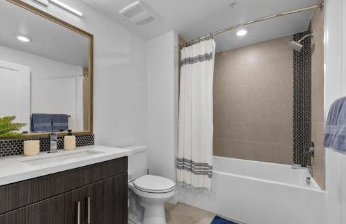 Amethyst Sky Loft - Elevated Two-Story Waterfront - Foto 6