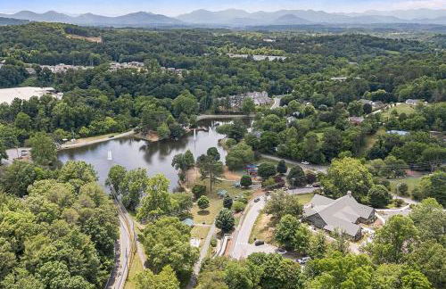 Charming getaway in Weaverville! Great location! - Foto 33