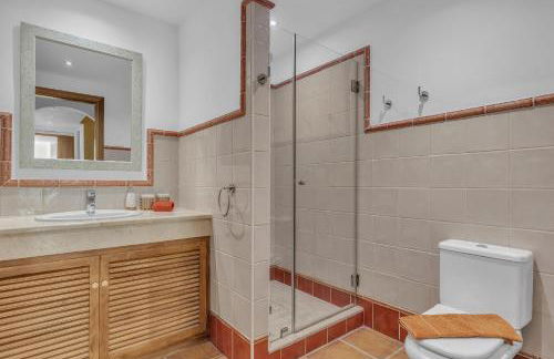 Villa Magnolia by Finest Rentals - Photo 33