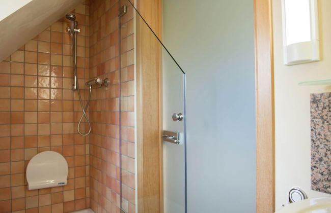 Group Stay With Pool, Chevron - Photo 12