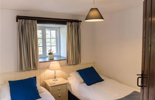 Cheristow Farm Cottages - Photo 8