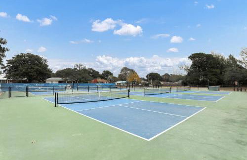 Ocean - 5 Beds Retreat with Pickleball, Arcade, Grill & Beach Access! - Foto 15