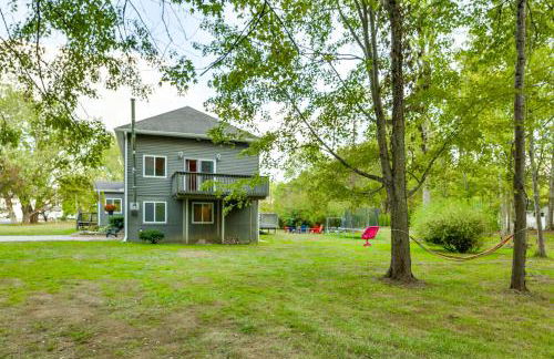 Large Yard with Pond Family Retreat in New Albany! - Foto 38