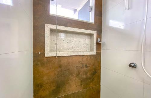 Casa Individual com 2 suítes, cozinha completa, Internet privativa 300MBPS, região bem sossegada com comercios diversos ao redor - Foto 26