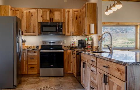 The Yellowstone - Spacious Wapiti Valley Cabin with Stunning Views! - Foto 29