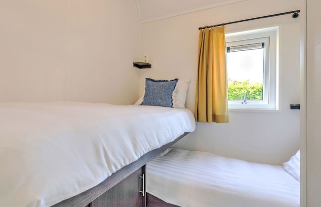 Lovely Holiday Home in Kaatsheuvel With Bubble Bath - Photo 9