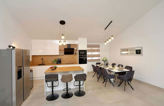 Villa in Starigrad With Heated Pool - Foto 8