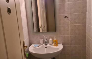 Άνετο, μεγάλο σπίτι κοντά στο μετρό - Foto 36