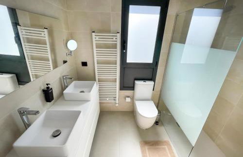 Apartamento de 3 dormitorios, piscina y parking - Photo 12