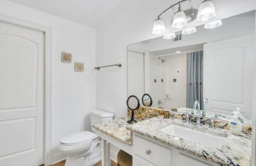 Lakefront 3BR w Balconies Near French Qtr - Foto 17