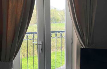 Peaceful 3 BR Flat with A View Near Hospitals-Free Parking - Foto 13