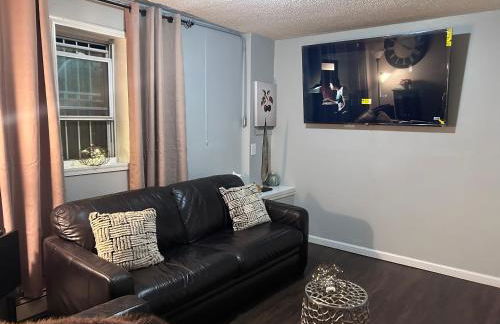 The Layover Lounge - Foto 6