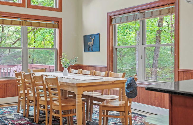 Bear Paw Lodge by Avantstay Hot Tub, Deck, & Fire Pit - Foto 10