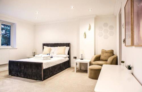 Hot Tub/Football Court/Sleeps 12/Luxury Villa - Photo 44