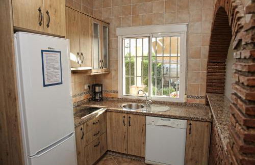 Casa Rural Típica Andaluza, WiFi,Piscina, Barbacoa, Aire Acondicionado, 5min Centros - Photo 11