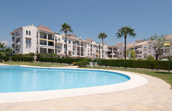 2 bedroom Apartment in Marbella with swimming pool - Photo 28