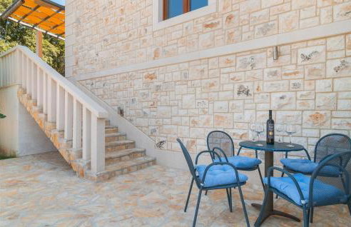 2 Bedroom Awesome Home In Praznica - Foto 11