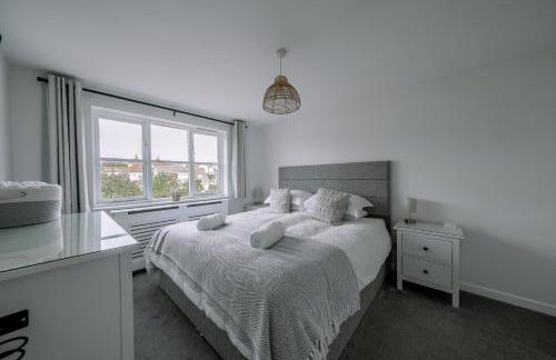 HighTide - 2 bed with parking, balcony & sea view. - Photo 5