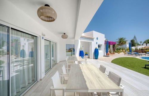 Charming Villa with Pool & Scenic Garden - Foto 78