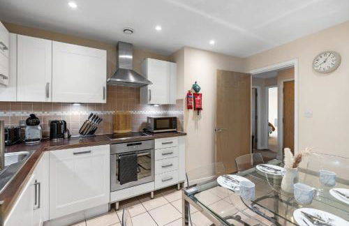 Luxury Apartment - Balcony - Prime Location - Sleeps 5 - Foto 11