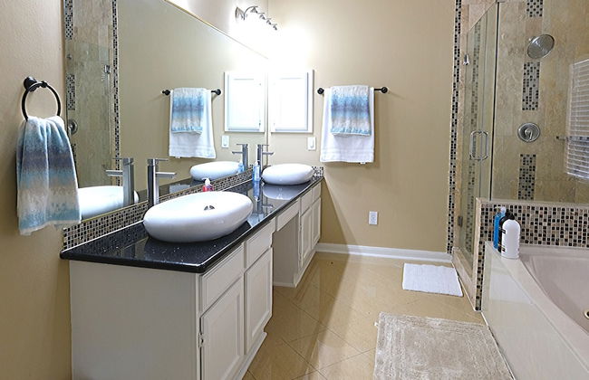 6Bdrm 3.5Bath 14Beds - 2 Story Houston - Foto 25