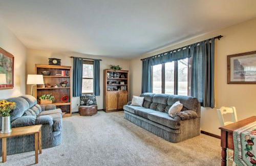 Wisconsin River Valley Farmhouse Fire Pit and View - Foto 7