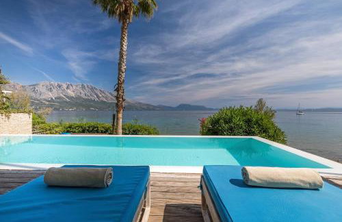 Villa Madouri 5 bed seafront villa with private pool - Foto 20