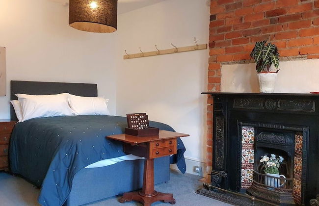 Stylish Town Centre Apartments - Photo 6