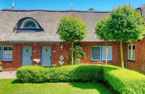 Sky & Sand Homes Wattläufer I Nordsee-Auszeit im Reetdachanwesen mit Parkgarten - Photo 15