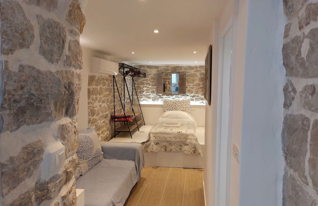 Homey 1-BR Apt - Photo 13