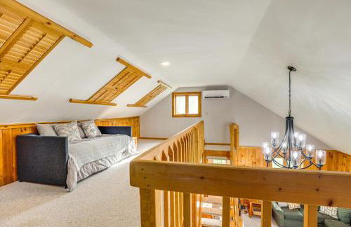 Keuka Lake Cabin with Boat Dock Access and Fire Pit! - Foto 15