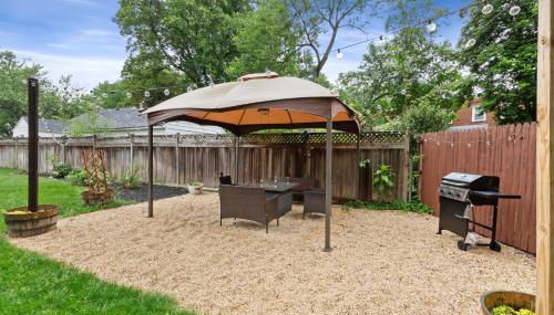 Stately 5BR Historic Retreat - CozySuites - Foto 3