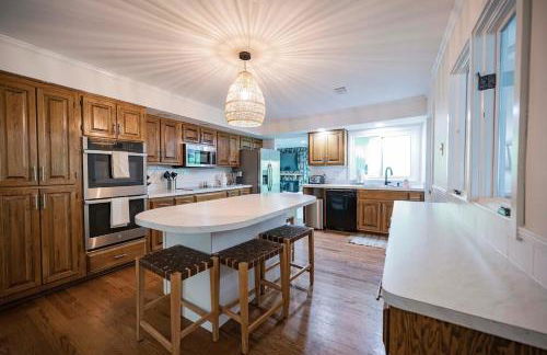 CHLChateau-Walkable to Hurricane Marina - Photo 10