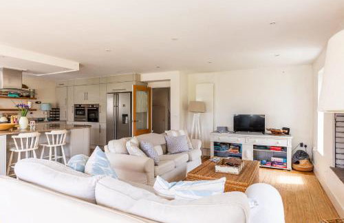 5 Bedroom Family Friendly Beach House - a skip to the water! - Foto 5