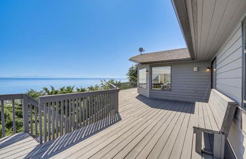 Spacious Camano Home with Hot Tub and Water Views! - Foto 2