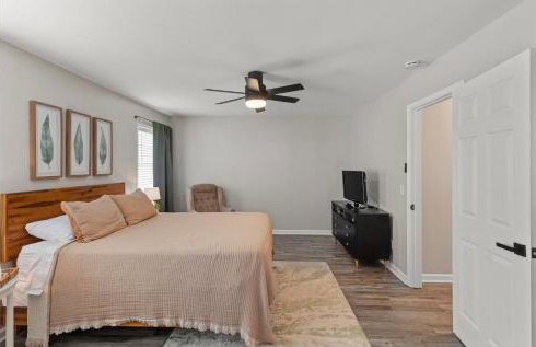 Newly Renovated, Dog Friendly, Stocked Kitchen - Foto 8